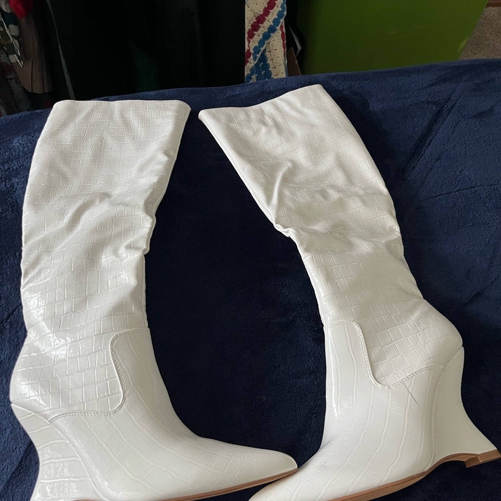 Brand new Patent Leather knee boots size .9